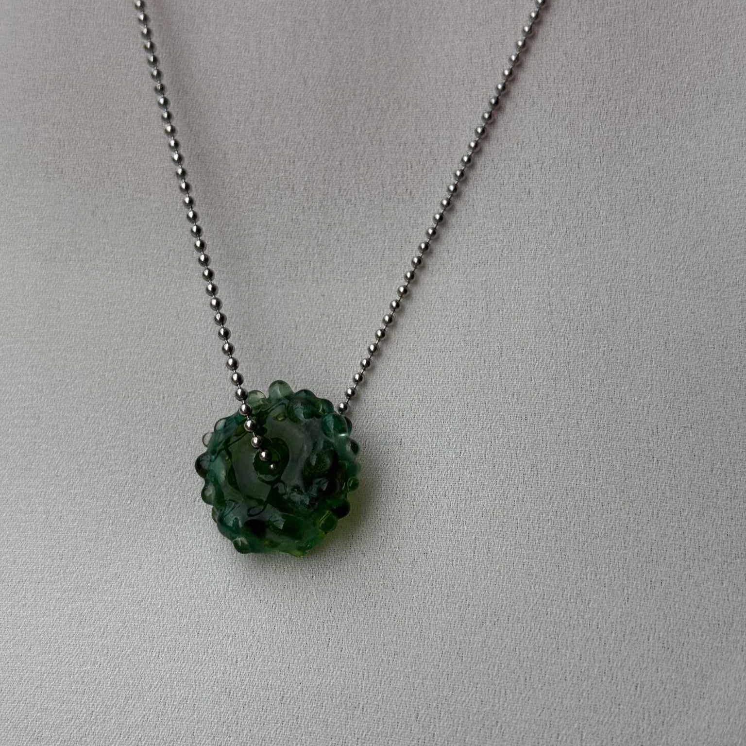 Halskjede i glass: Dugg