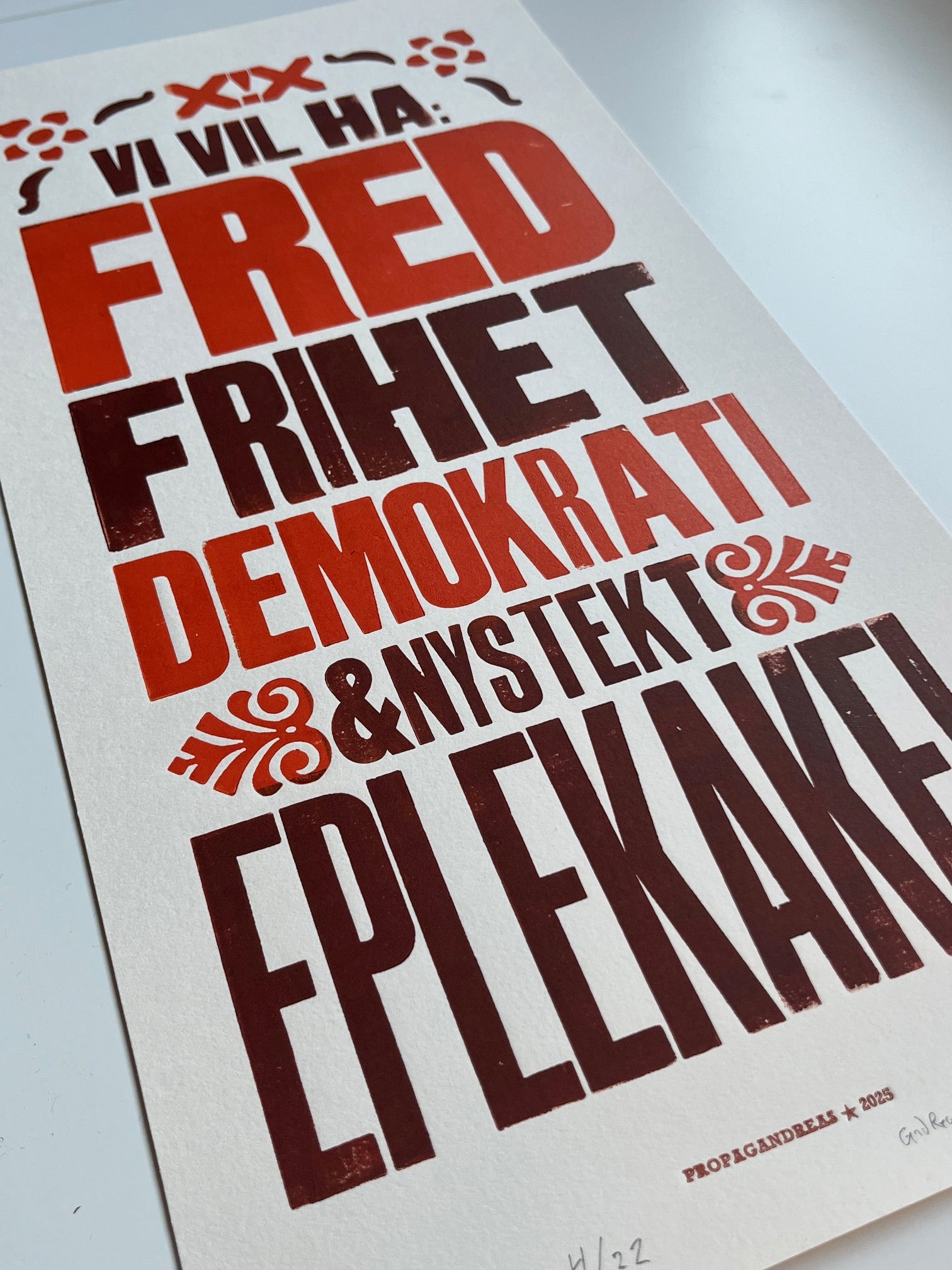 Fred, frihet ... og nystekt eplekake