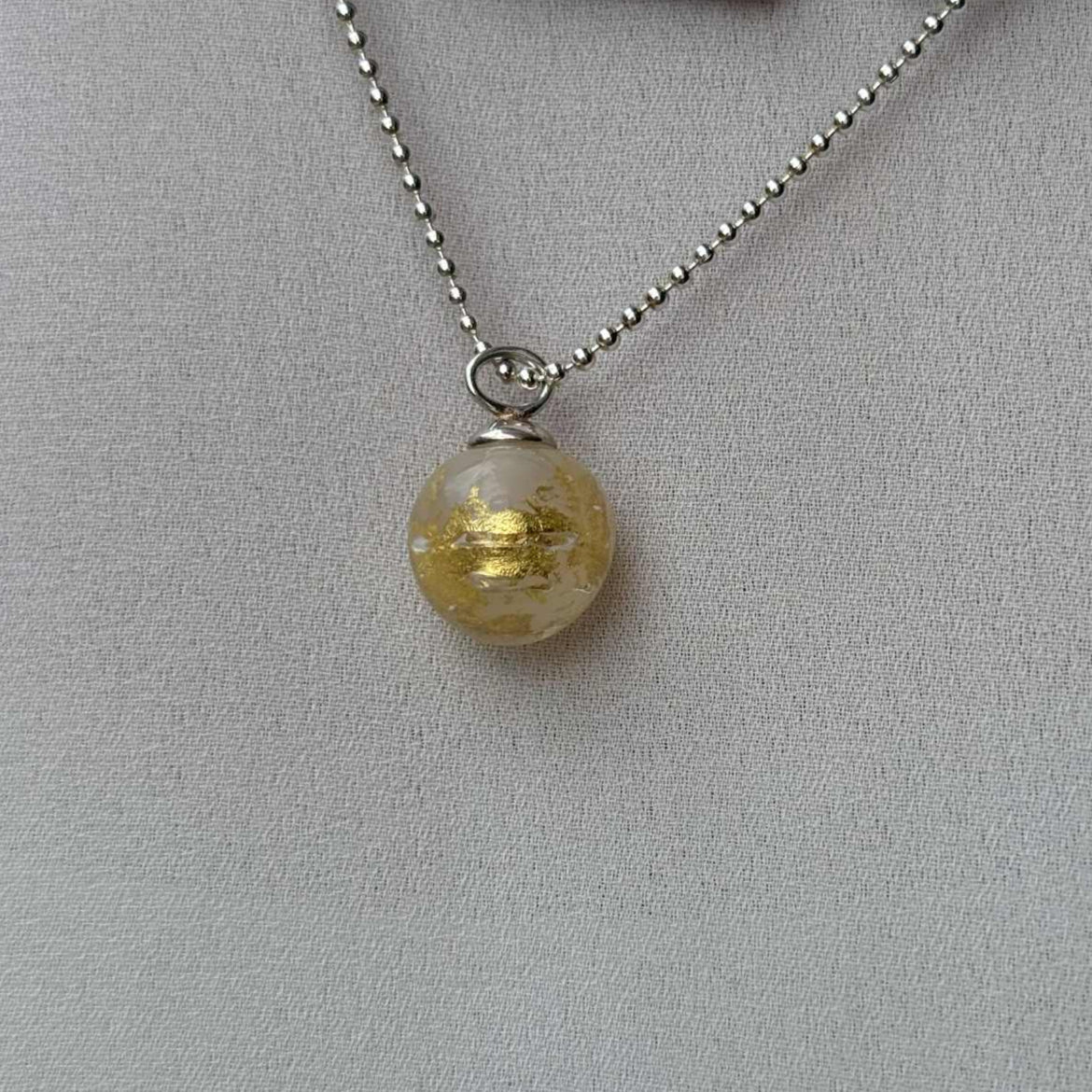 Halskjede i glass: Goldleaf