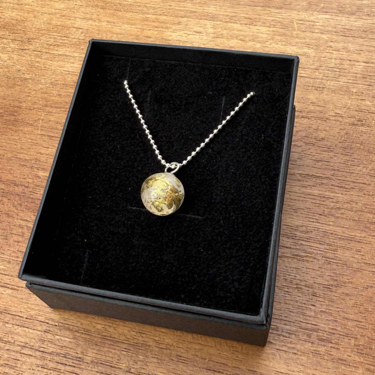 Halskjede i glass: Goldleaf