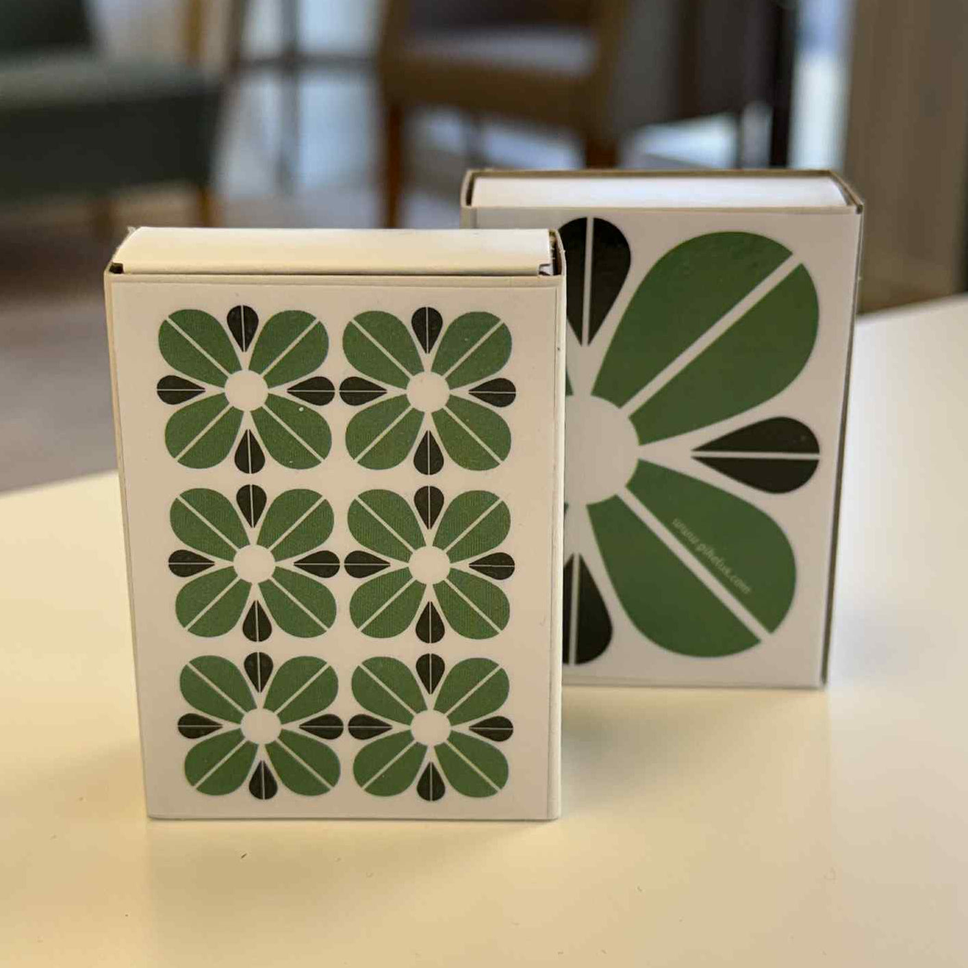 Fyrstikkeske: Retro blomst grønn